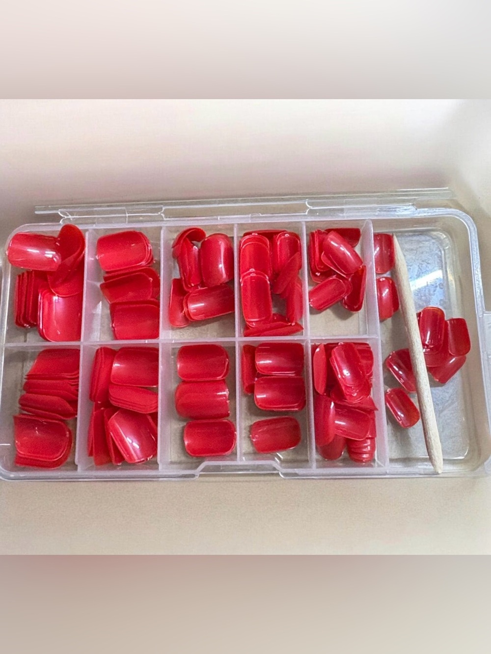 Red Short Glue On Nails with Storage Box
